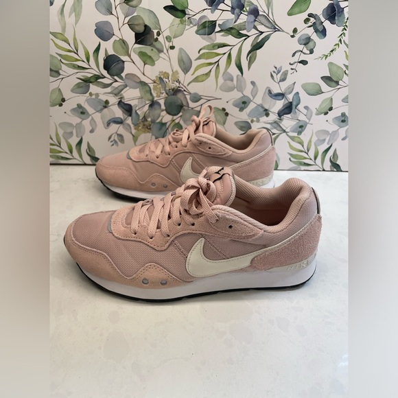 Beautiful‎ Light Pink Venture Runner Women Size 7 - Picture 7 of 11